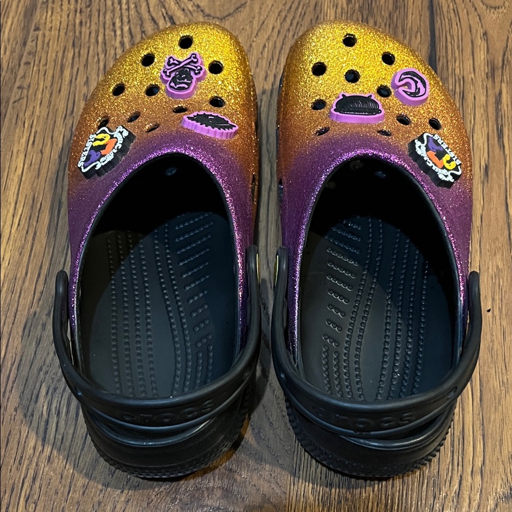 CROCS Disney Hocus Pocus Limited Edition Clogs - Picture 3 of 6